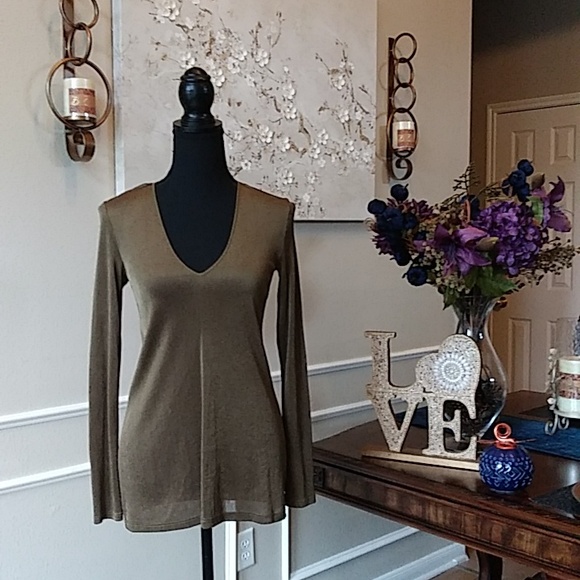 Zara Sparkly Long Sleeves V-Neck Top. Size M - Picture 6 of 17